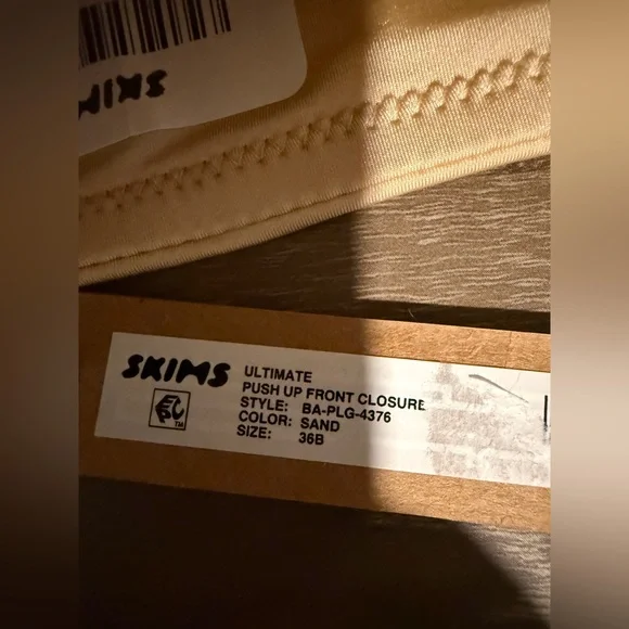 SKIMS Ultimate Push-Up Front Closure Bra Sand Nude Size 36B NWT - Picture 11 of 11